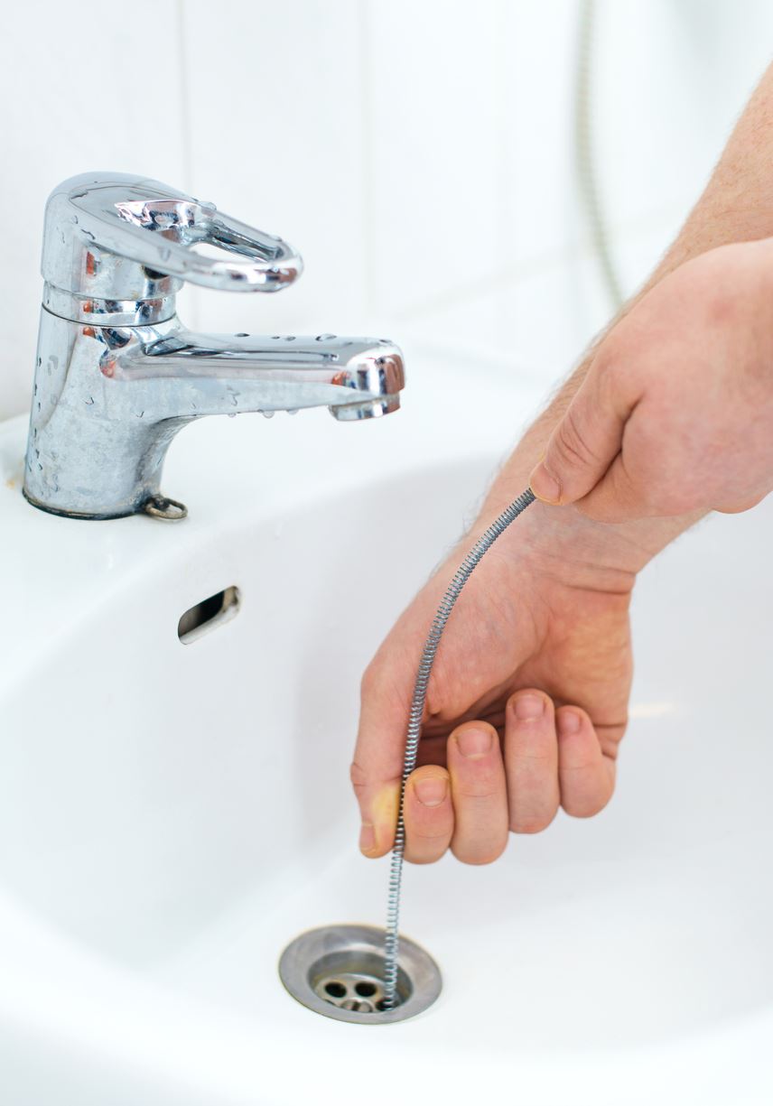 To Use A Plumbing Snake On A Clogged Line : How to use a Drain Snake - Plumbing Snake - YouTube / Drain snakes are easier to use than you think.